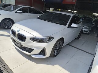 2022 BMW 1 серии 120i III (F52) Рестайлинг, белый, 1615000 рублей, вид 4
