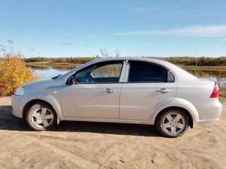 2010 Chevrolet Aveo I Рестайлинг, серебристый, 500000 рублей, вид 5