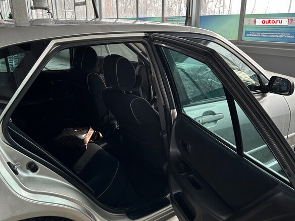 2003 Toyota Altezza, серый, 900000 рублей - вид 10
