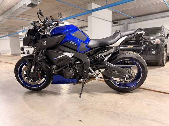 2017 Yamaha MT-10, синий, 1250000 рублей - вид 2