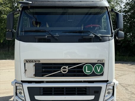 2011 Volvo FH, белый, 5200000 рублей, вид 1