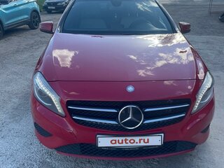 2013 Mercedes-Benz A-Класс 180 III (W176), красный, 1150000 рублей, вид 3