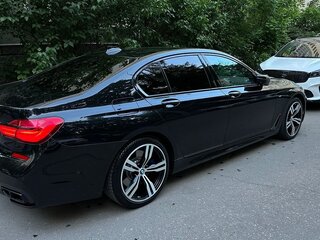 2016 BMW 7 серии 740d xDrive VI (G11/G12), чёрный, 4200000 рублей, вид 4