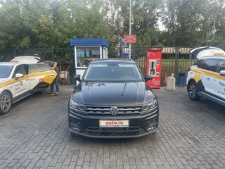 2018 Volkswagen Tiguan II, чёрный, 2200000 рублей, вид 3