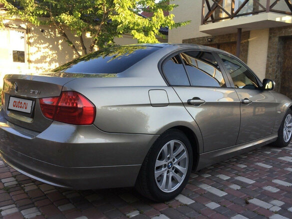 2009 BMW 3 серии 318i V (E90/E91/E92/E93) Рестайлинг, серый - вид 4