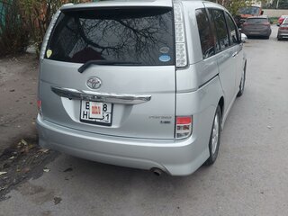 2011 Toyota ISis I Рестайлинг, серебристый, 1450000 рублей, вид 3