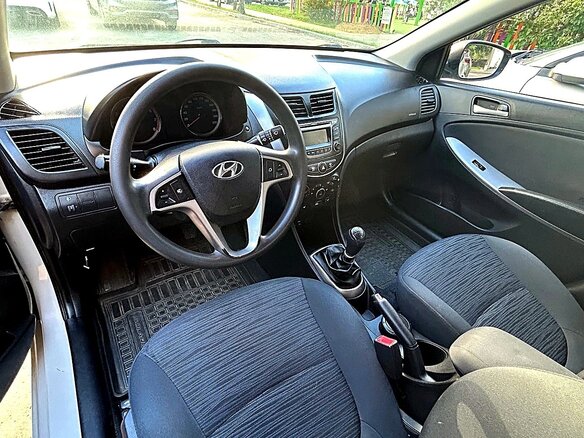 2014 Hyundai Solaris I Рестайлинг, бежевый, 859000 рублей - вид 7