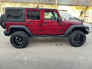 2012 Jeep Wrangler III (JK), красный, 2900000 рублей, вид 2