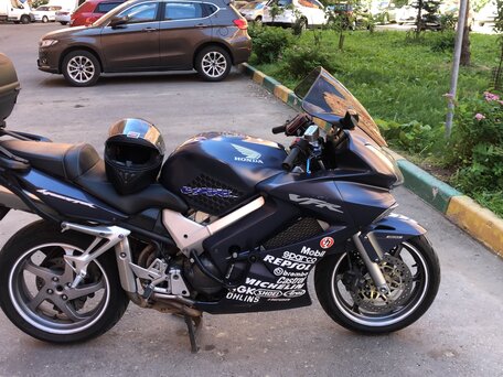 2005 Honda VFR 800, серый, 520000 рублей, вид 3