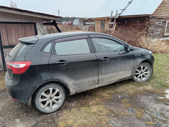 2012 Kia Rio 5-speed III, чёрный, 380000 рублей - вид 2