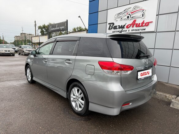 2009 Toyota Wish II, серый - вид 2