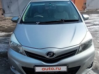 2012 Toyota Vitz III (XP130), серый, 670000 рублей, вид 1