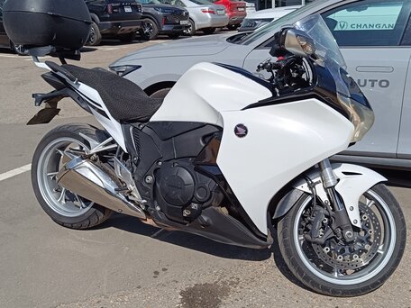 2010 Honda VFR 1200, белый, 722222 рублей, вид 1