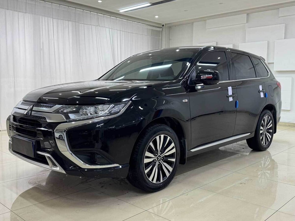 Открыть фотографии: Mitsubishi Outlander III Рестайлинг 3