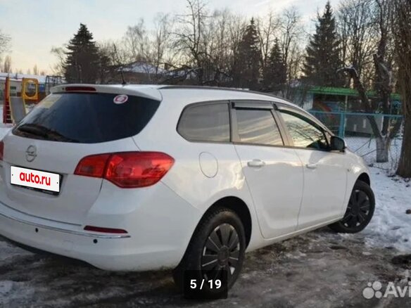 2014 Opel Astra J Рестайлинг, белый, 1100000 рублей - вид 4