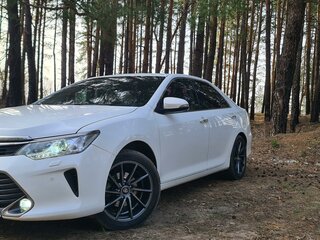 2016 Toyota Camry VII (XV50) Рестайлинг, белый, 2400000 рублей, вид 1