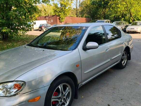 2001 Nissan Maxima V (A33), серебристый, 250000 рублей