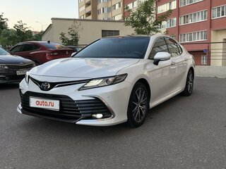 2022 Toyota Camry VIII (XV70) Рестайлинг, белый, 3650000 рублей, вид 1