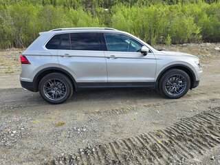 2018 Volkswagen Tiguan II, серебристый, 2500000 рублей, вид 3