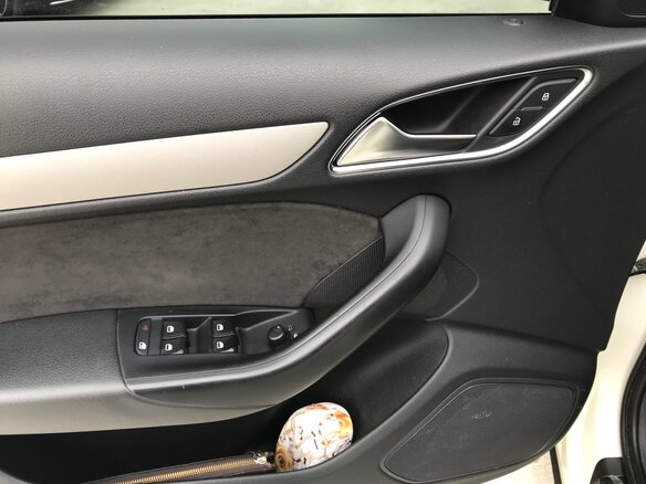 2012 Audi Q3 I (8U), белый - вид 12