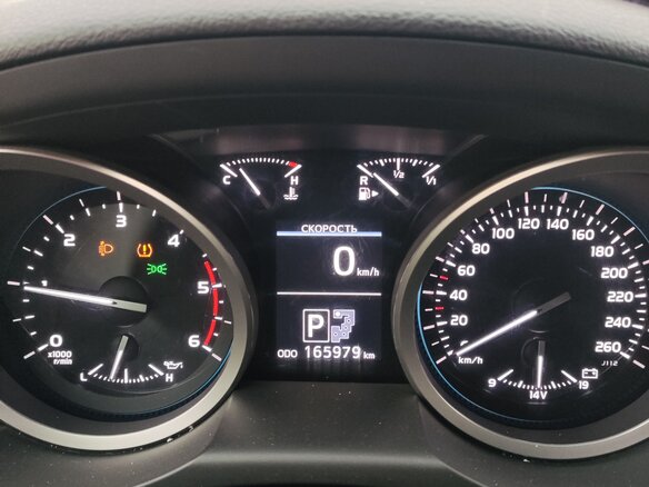 2014 Toyota Land Cruiser 200 Series Рестайлинг 1, чёрный, 4390000 рублей - вид 5