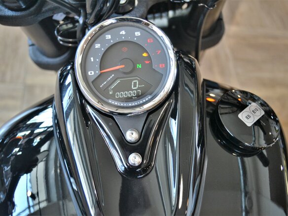 2024 Harley-Davidson Fat Bob, чёрный, 3350000 рублей - вид 13