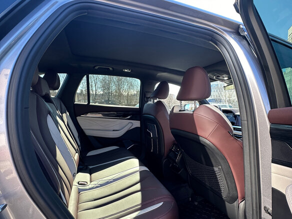 2024 Geely Monjaro I, серебристый, 3224760 рублей - вид 4