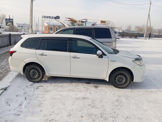 2015 Toyota Corolla Fielder XI (E160, E170, E180) Рестайлинг 1, белый, 1270000 рублей, вид 3