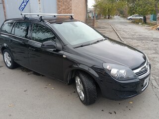 2010 Opel Astra H Рестайлинг, чёрный, 699000 рублей, вид 2