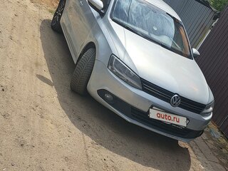 2011 Volkswagen Jetta VI, серебристый, 1100000 рублей, вид 2