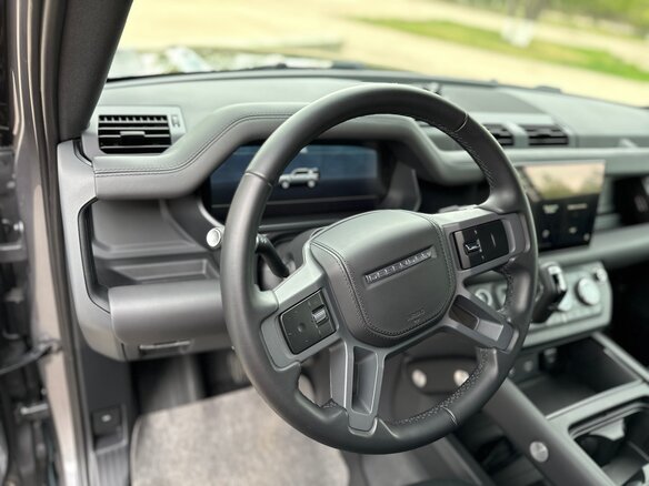 2022 Land Rover Defender 110 II, серый, 9800000 рублей - вид 12