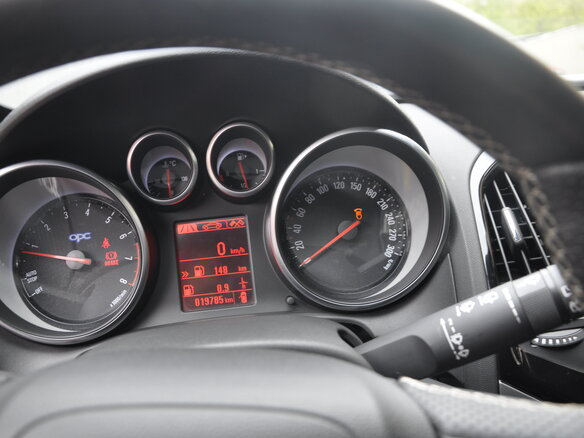 2012 Opel Astra OPC J, чёрный - вид 2