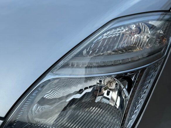 2009 Toyota Prius II Рестайлинг (XW20), серебристый, 1199999 рублей - вид 1