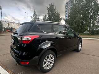 2017 Ford Kuga II Рестайлинг, чёрный, 1600000 рублей, вид 3