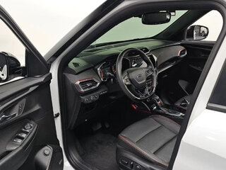 2023 Chevrolet TrailBlazer III Рестайлинг, белый, 1750000 рублей, вид 5