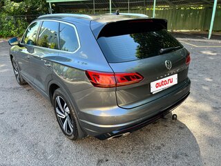 2018 Volkswagen Touareg III, серый, 4100000 рублей, вид 5