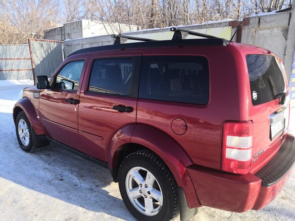 2007 Dodge Nitro, красный, 1000000 рублей - вид 2