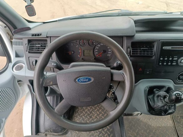 2010 Ford Transit, белый, 1500000 рублей - вид 7