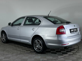 2011 Skoda Octavia DSG7 II (A5) Рестайлинг, серебристый, 1040000 рублей, вид 4