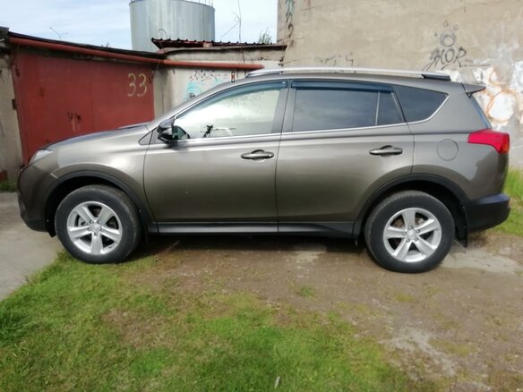 2014 Toyota RAV4 IV (XA40), золотистый, 2199000 рублей - вид 2