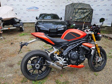 2023 Triumph Speed Triple, оранжевый, 1600000 рублей, вид 3