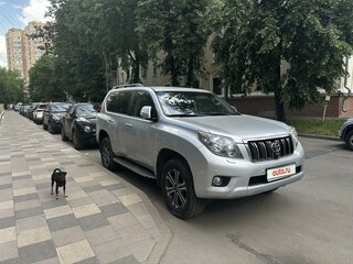 2010 Toyota Land Cruiser Prado 150 Series, серебристый, 2350000 рублей, вид 2