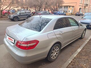 2011 Mercedes-Benz E-Класс 300 IV (W212, S212, C207), серебристый, 1525000 рублей, вид 2