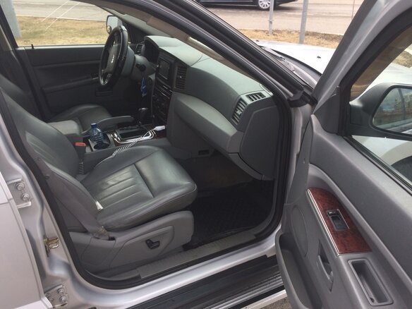 2005 Jeep Grand Cherokee III (WK), серебристый - вид 4