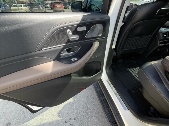 2019 Mercedes-Benz GLS 450 II (X167), белый, 11500000 рублей - вид 5