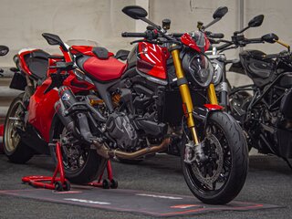 2024 Ducati Monster 937, красный, 1750000 рублей, вид 1