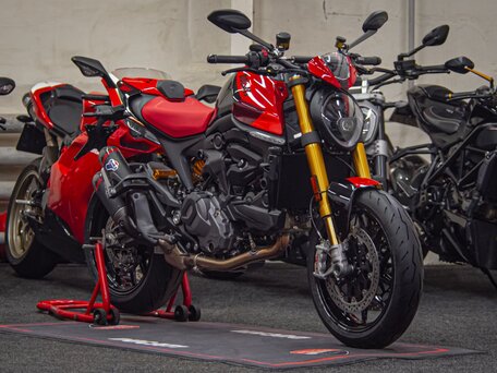 2024 Ducati Monster 937, красный, 1750000 рублей, вид 1