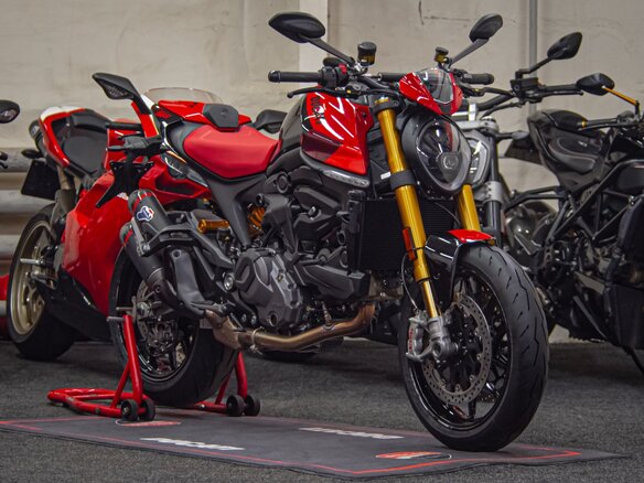 2024 Ducati Monster 937, красный, 1750000 рублей