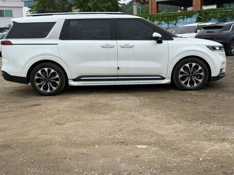 2021 Kia Carnival IV, белый, 5100000 рублей, вид 4