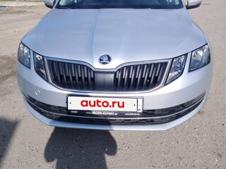 2018 Skoda Octavia III (A7) Рестайлинг, серебристый, 2000000 рублей, вид 3